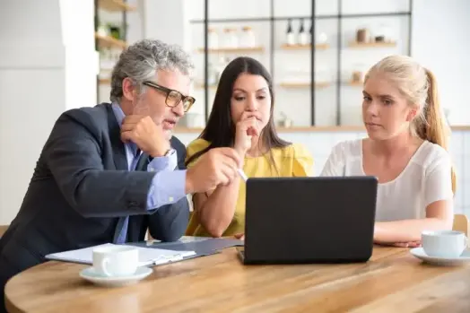 Optimisez l’expérience client avec une approche structurée et internationale. Diagnostic, analyse et recommandations pour améliorer la satisfaction et accélérer la croissance durable.