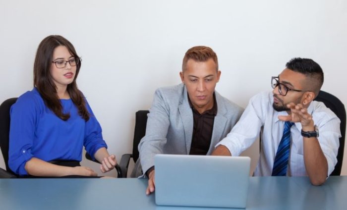 Application mobile pour professionnels de la mer avec alertes en temps réel et carte nautique, développée pour le ministère marocain