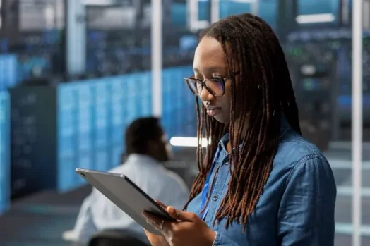 Guinea Conakry, with its geographical challenges and rapid growth, aims to become a regional hub for connectivity in West Africa. To achieve this, the country has launched the tailor-made deployment of optical fiber networks.