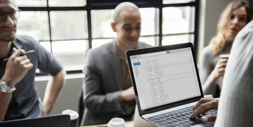 Employees in a video conference illustrating the evolution of work modes after the health crisis

