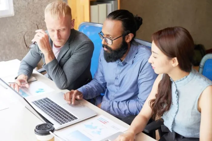 Expert support to design a scalable, secure, high-performance data platform tailored to your business challenges and the growth of your data