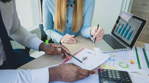 Maximiser le ROI de vos activités et assurer votre croissance en optimisant l'expérience client multi canal.